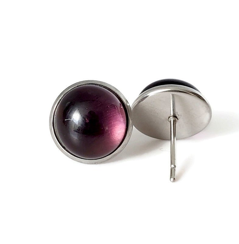 Boucles d'oreilles goutte en inox filgrane et verre , argenté et prune Boucles d'oreilles goutte en inox filgrane et verre , argenté et prune