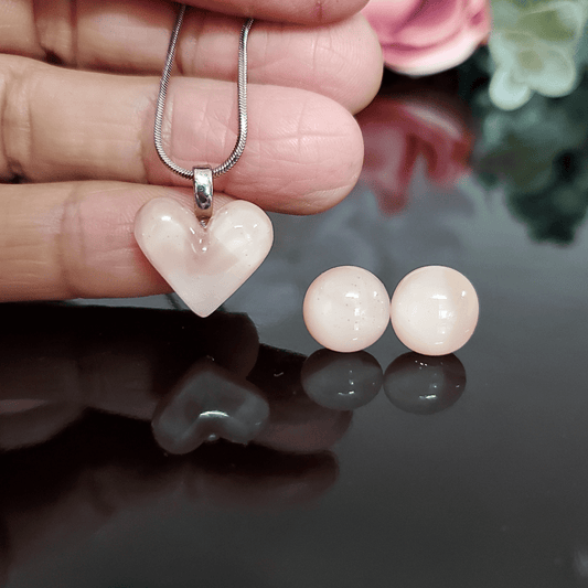 Mini coeur beige symétrique - Bijoux Le fil d'Ariane