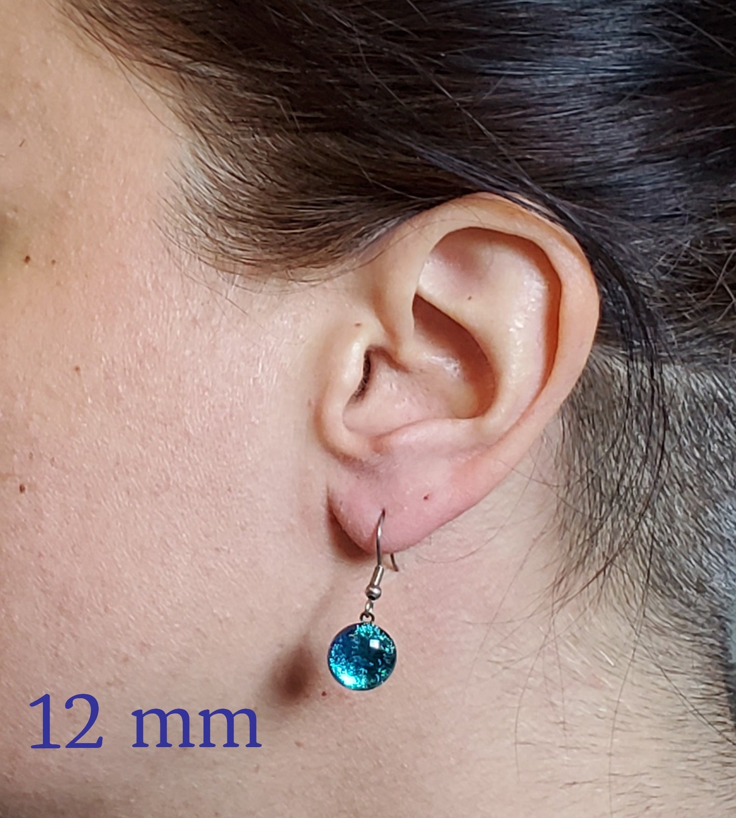 Boucles d'oreille vert doré, pendantes en verre fusion