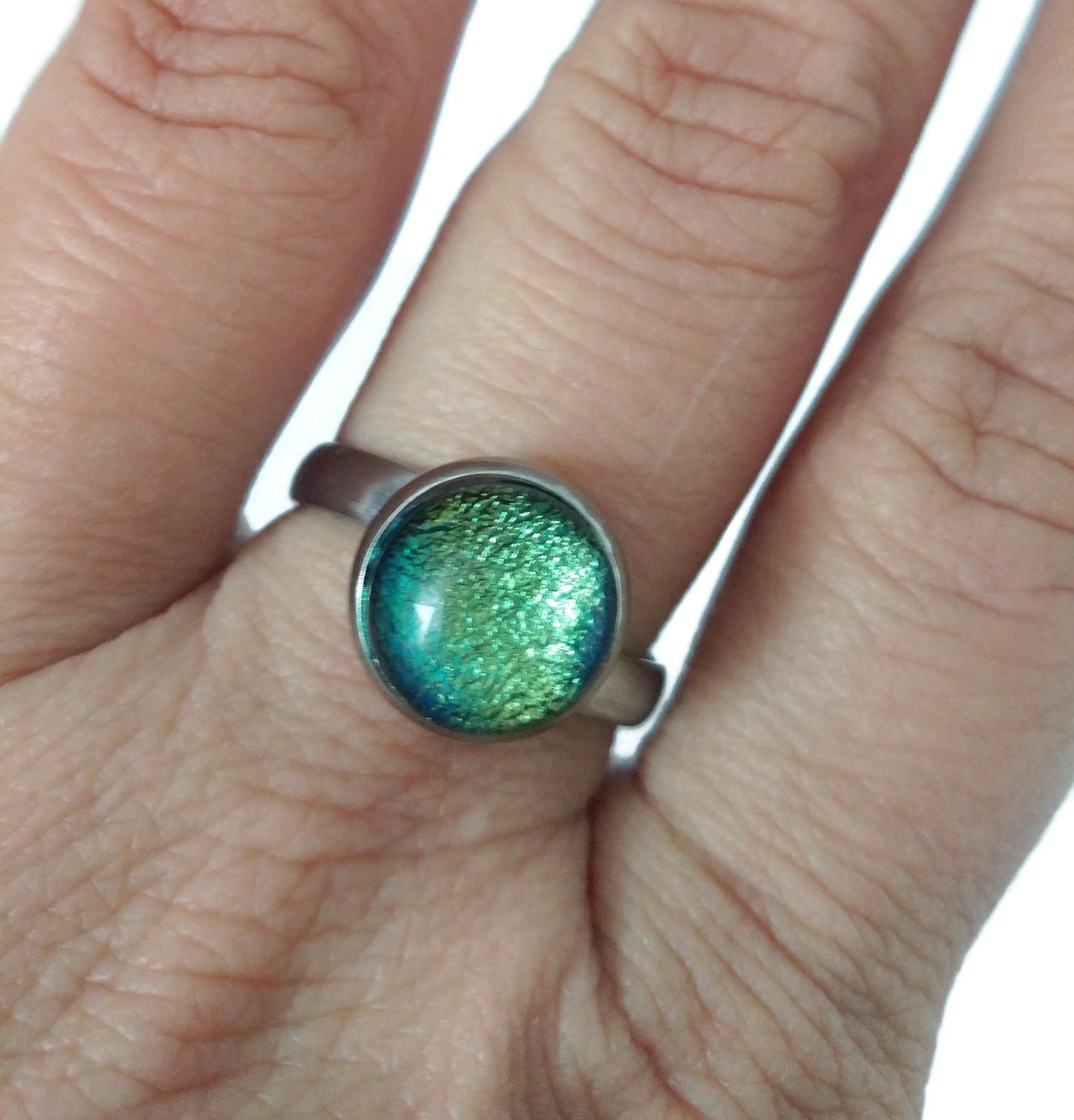 Bague vert doré, verre fusion - Bijoux Le fil d'Ariane