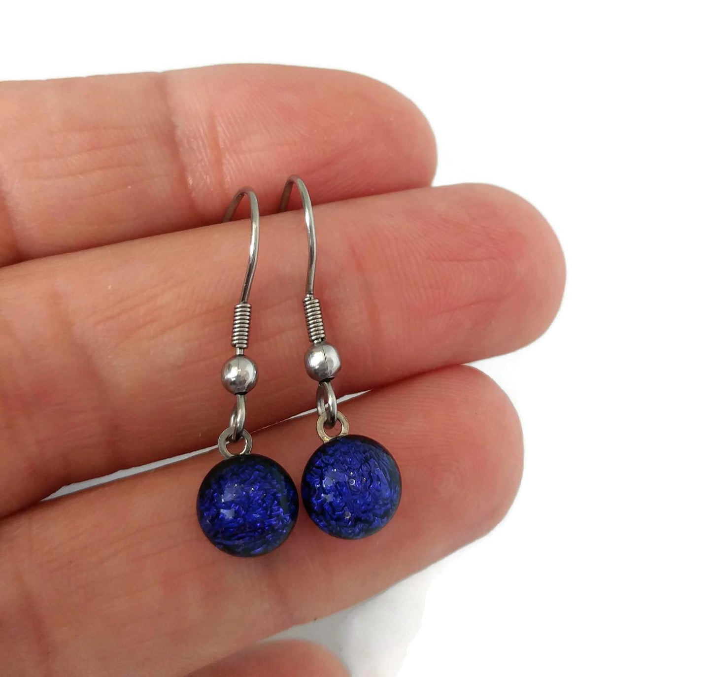 Boucles d'oreille bleu-violet foncé, pendantes en verre fusion - Bijoux Le fil d'Ariane