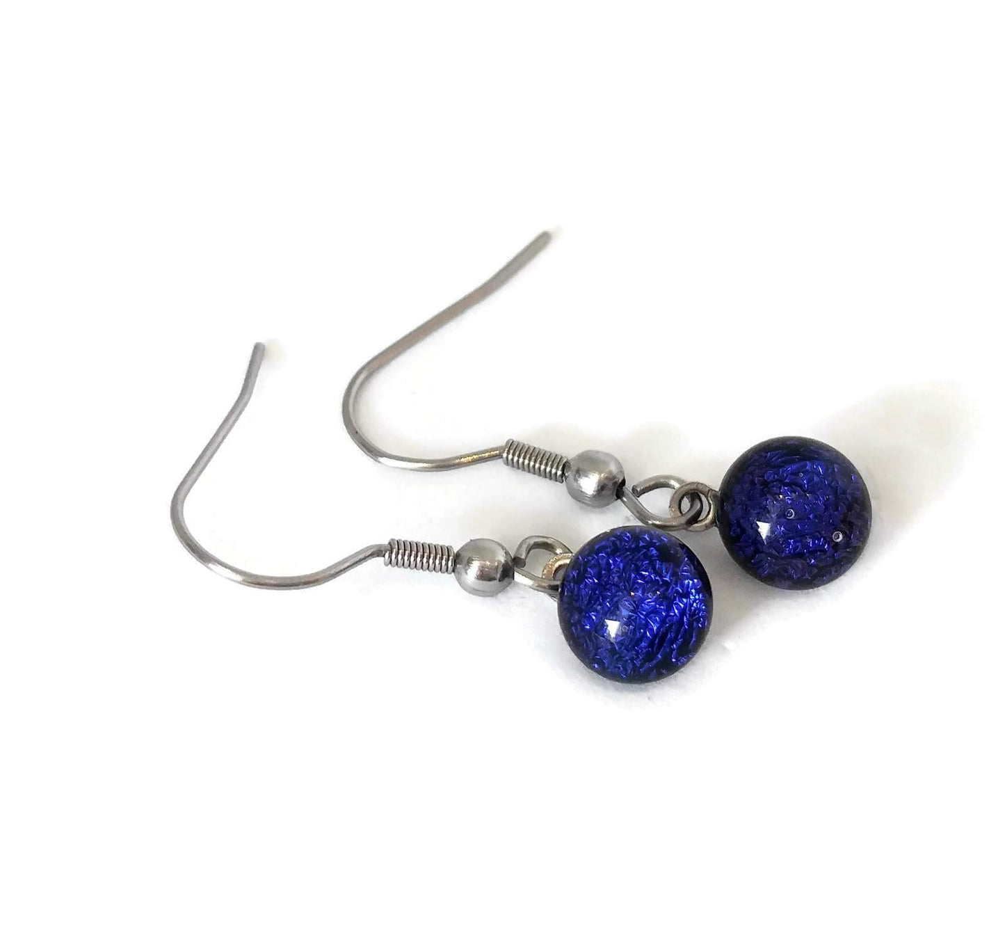 Boucles d'oreille bleu-violet foncé, pendantes en verre fusion - Bijoux Le fil d'Ariane