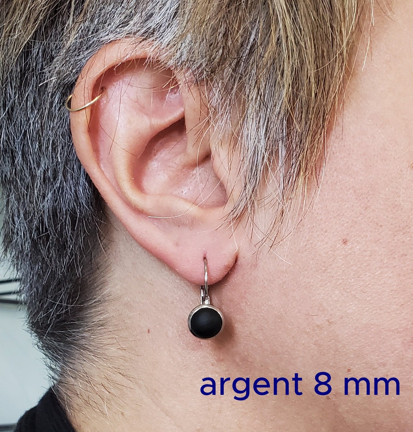 Boucles d'oreille leviers Black Velvet (noir mat), verre recyclé - Bijoux Le fil d'Ariane