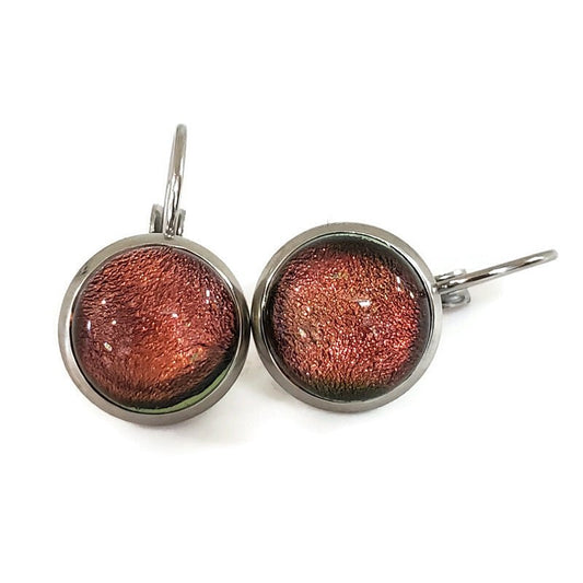 Boucles d'oreille leviers hibiscus (saumon), en verre fusion - Bijoux Le fil d'Ariane