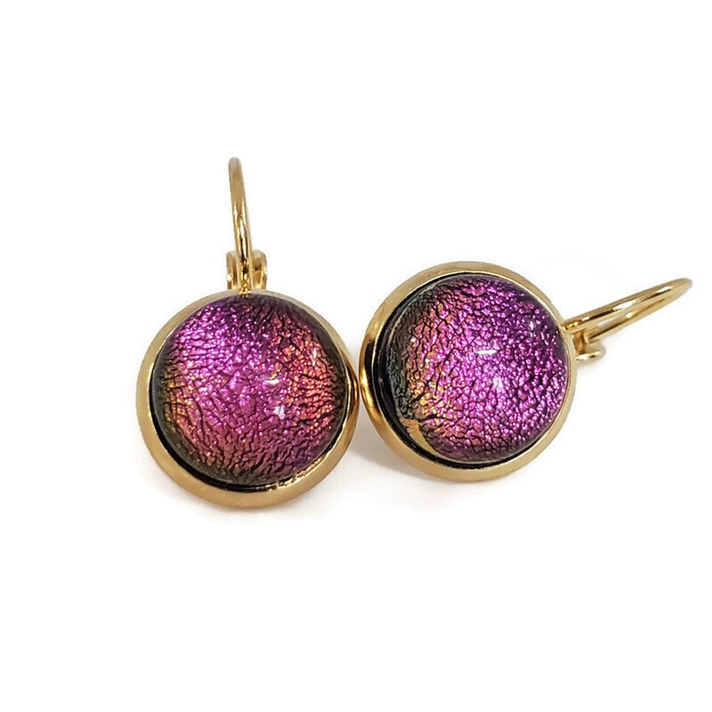 Boucles d'oreille leviers magenta, en verre fusion - Bijoux Le fil d'Ariane