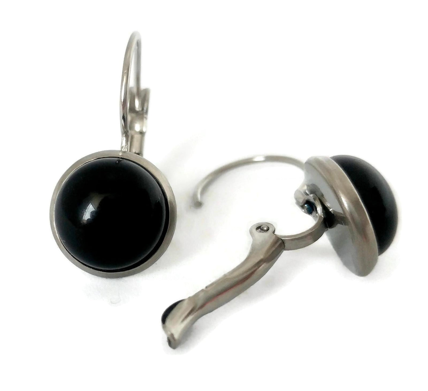 Boucles d'oreille leviers noir lustré, verre recyclé - Bijoux Le fil d'Ariane