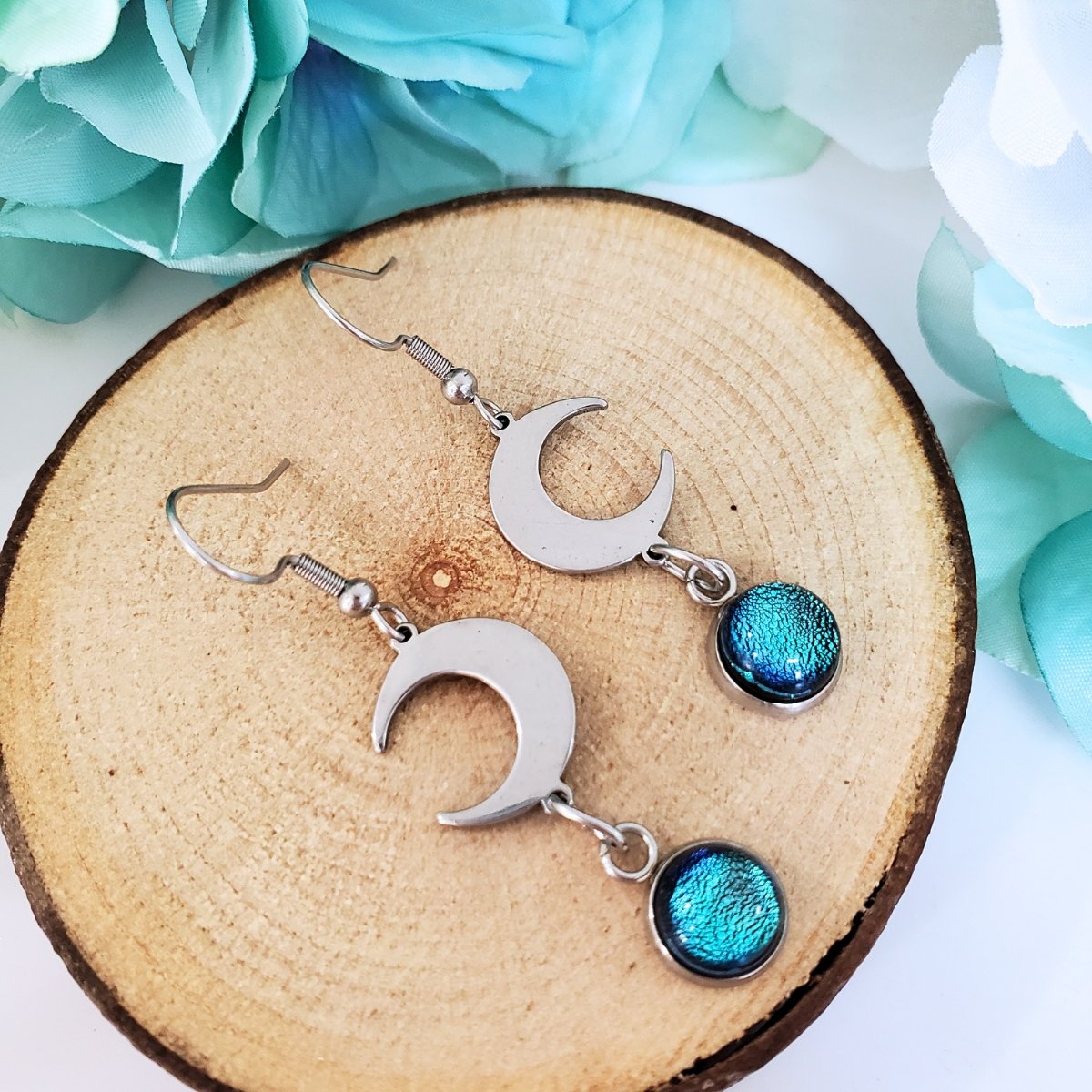 Boucles d'oreilles pendantes lune - Bijoux Le fil d'Ariane