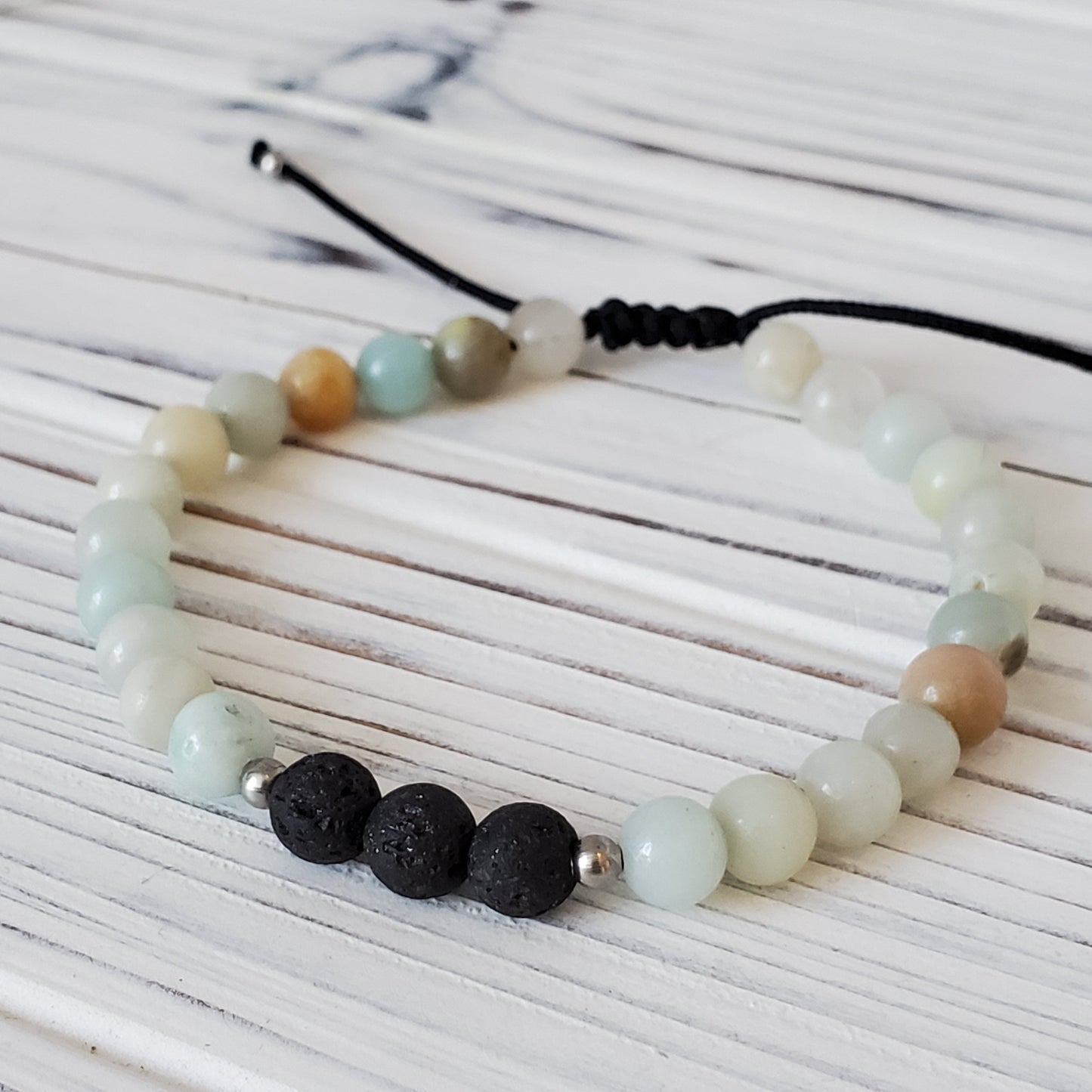 Bracelet de billes d'amazonite et pierre volcanique, ajustable - Bijoux Le fil d'Ariane