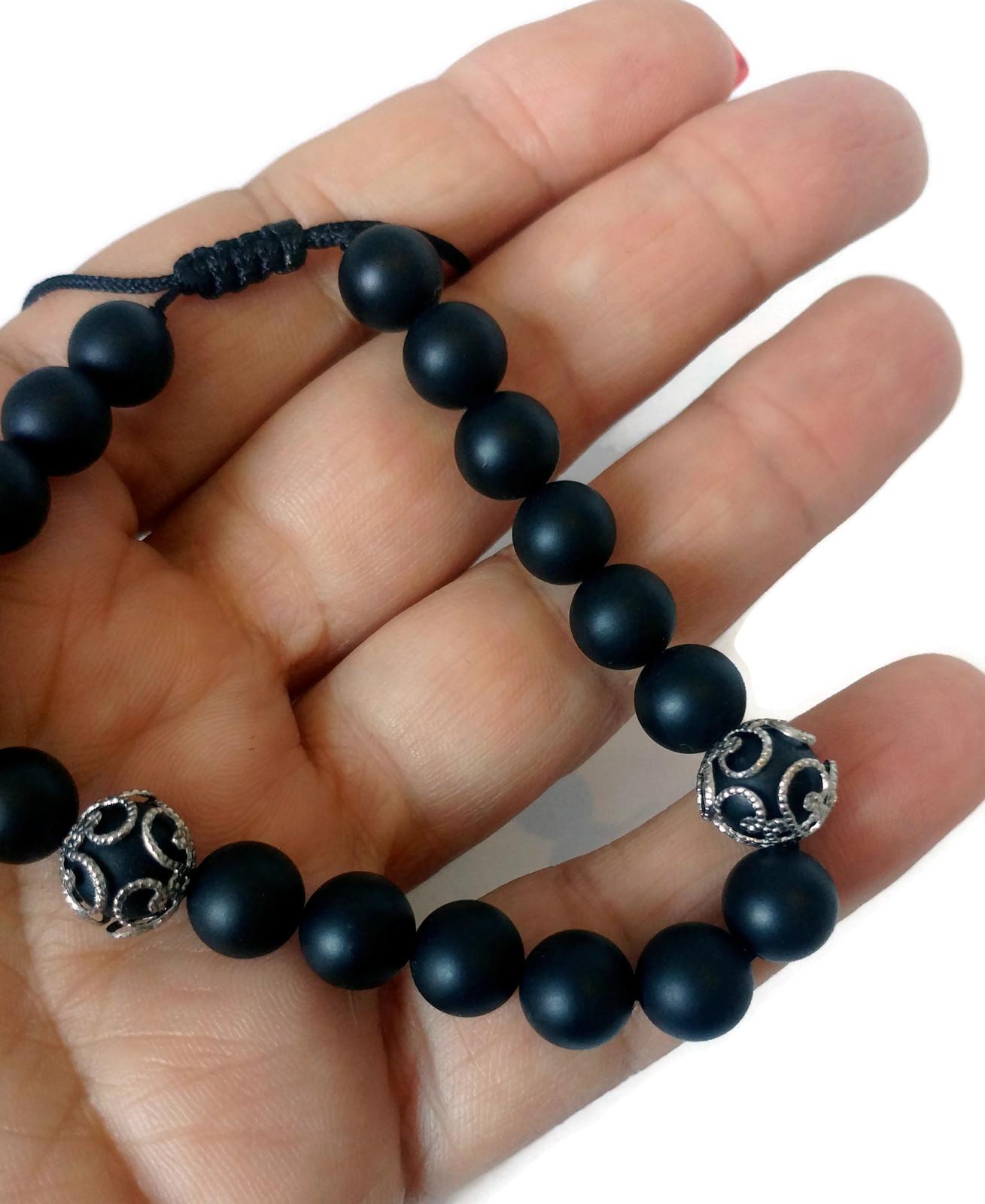 Bracelet de billes noires - Bijoux Le fil d'Ariane