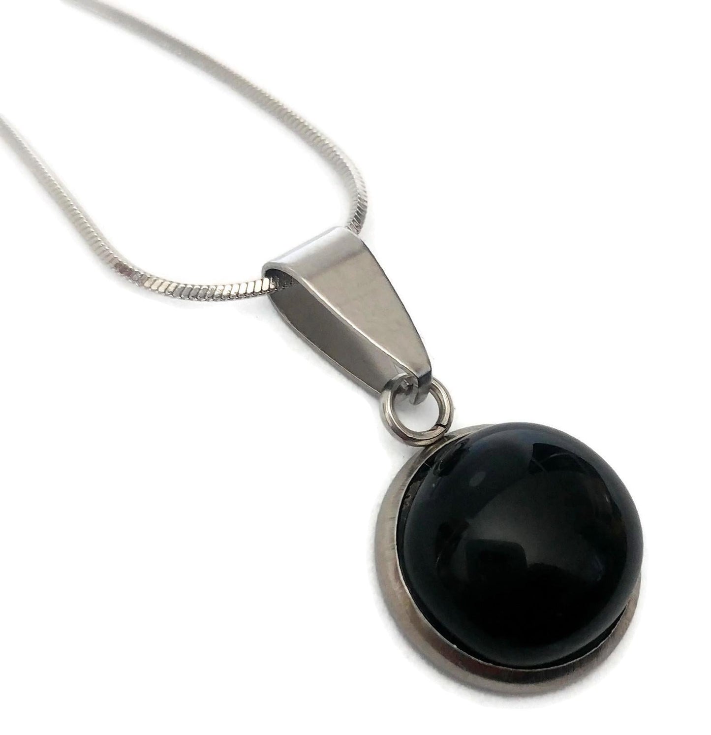 Collier cabochon, noir, verre recyclé - Bijoux Le fil d'Ariane