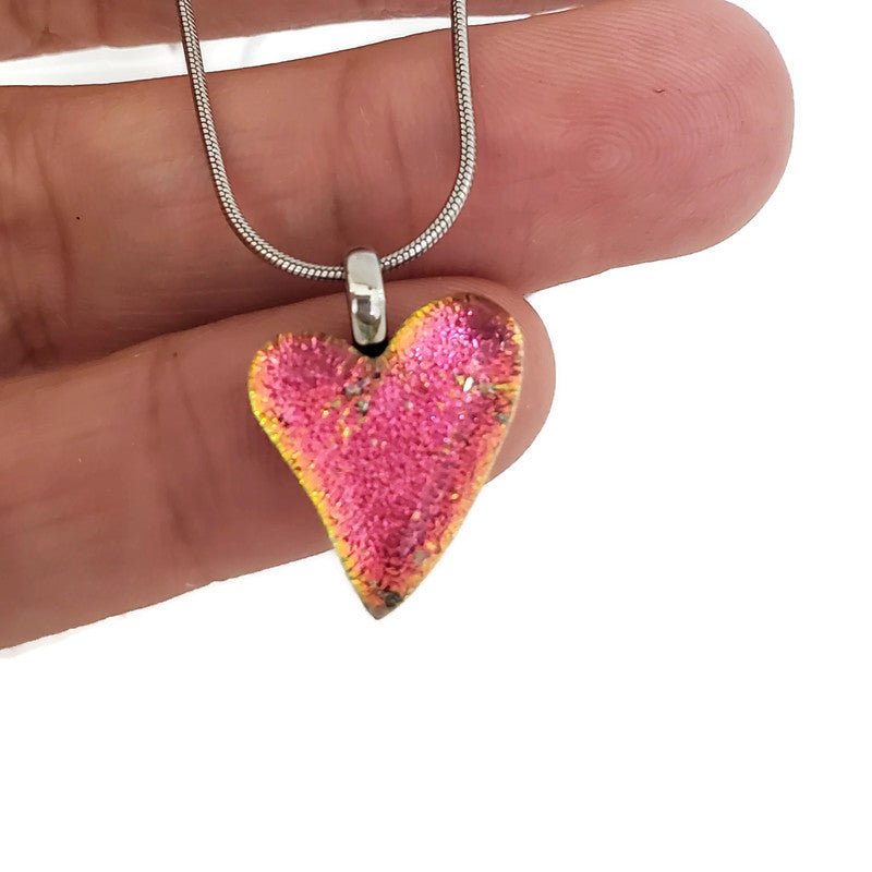 Mini coeur, rose magenta, verre fusion - Bijoux Le fil d'Ariane