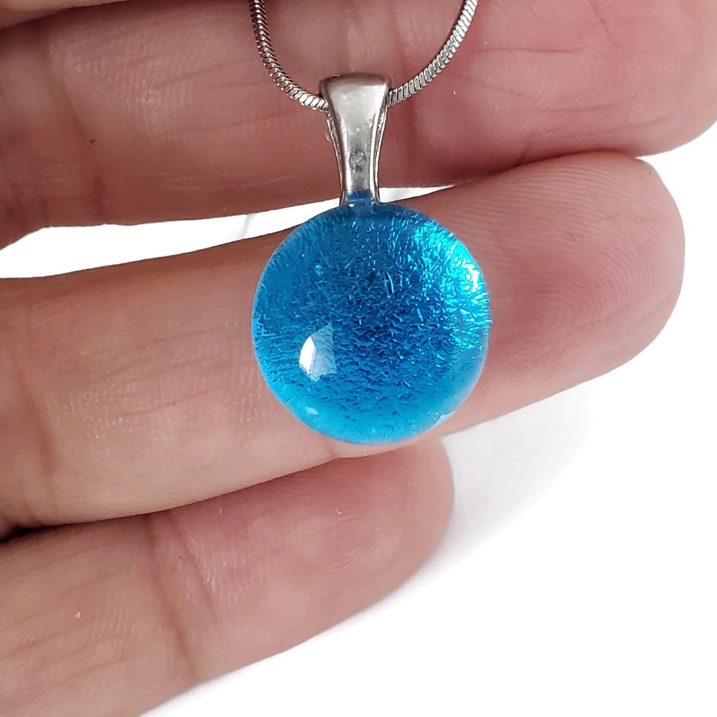 Mini pendentif, bleu transparent verre fusion - Bijoux Le fil d'Ariane