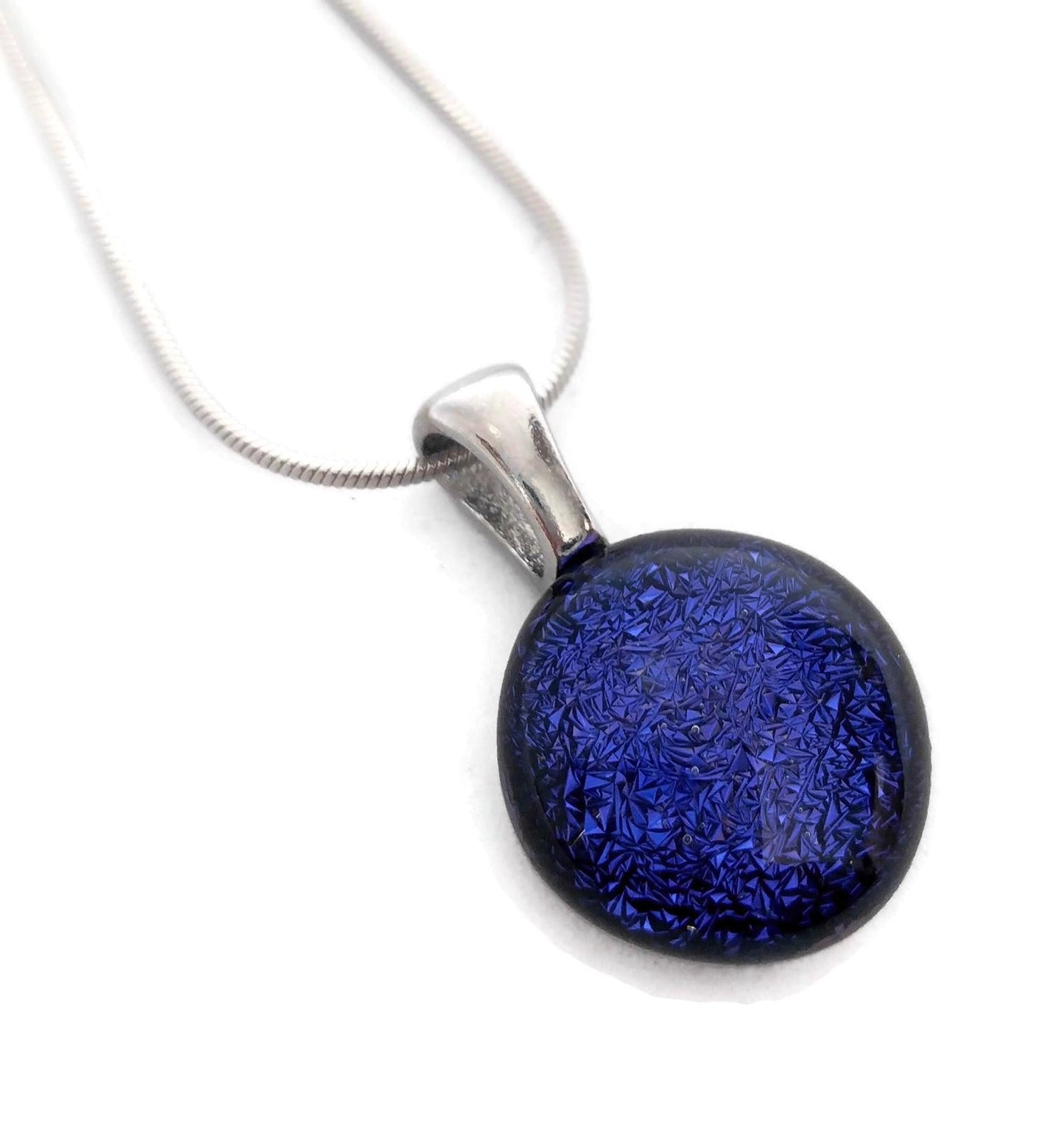 Mini pendentif, bleu-violet foncé, verre fusion - Bijoux Le fil d'Ariane