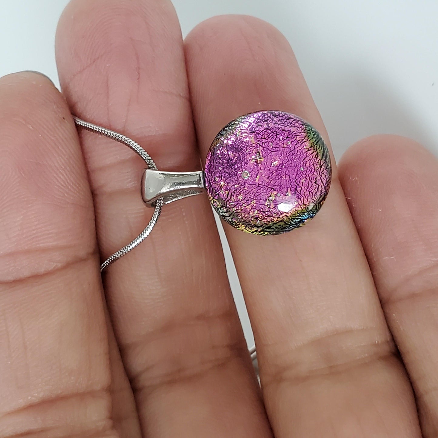 Mini pendentif, rose magenta, verre fusion - Bijoux Le fil d'Ariane