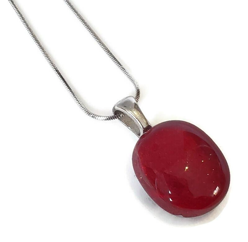 Mini pendentif, rouge transparent verre fusion - Bijoux Le fil d'Ariane