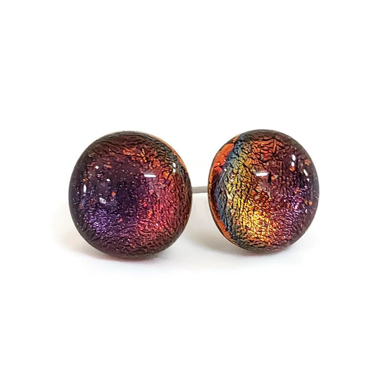 Puces d'oreille rouge-prune, verre fusion - Bijoux Le fil d'Ariane