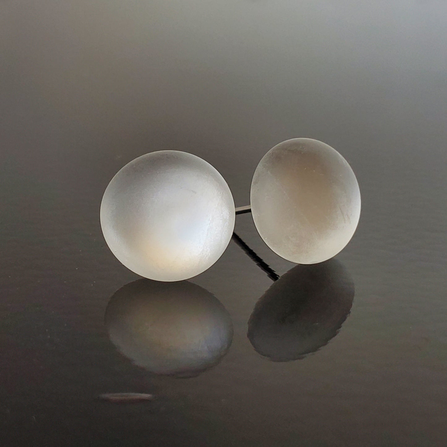 Puces d'oreilles transparent - mat ou lustré - Bijoux Le fil d'Ariane