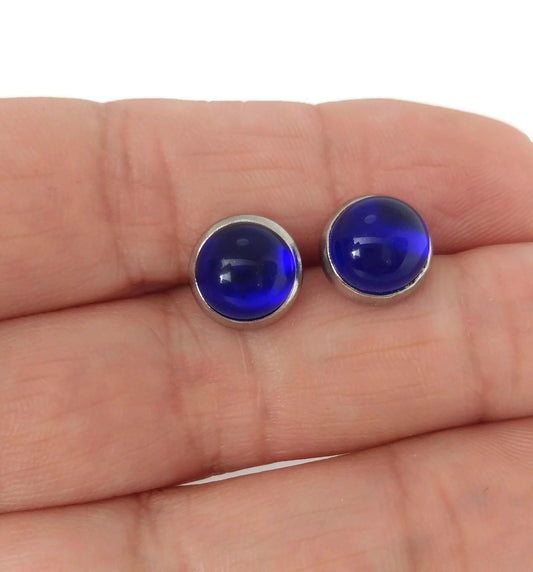 Boucles d'oreilles cabochon bleues, en verre recyclé - Bijoux Le fil d'Ariane