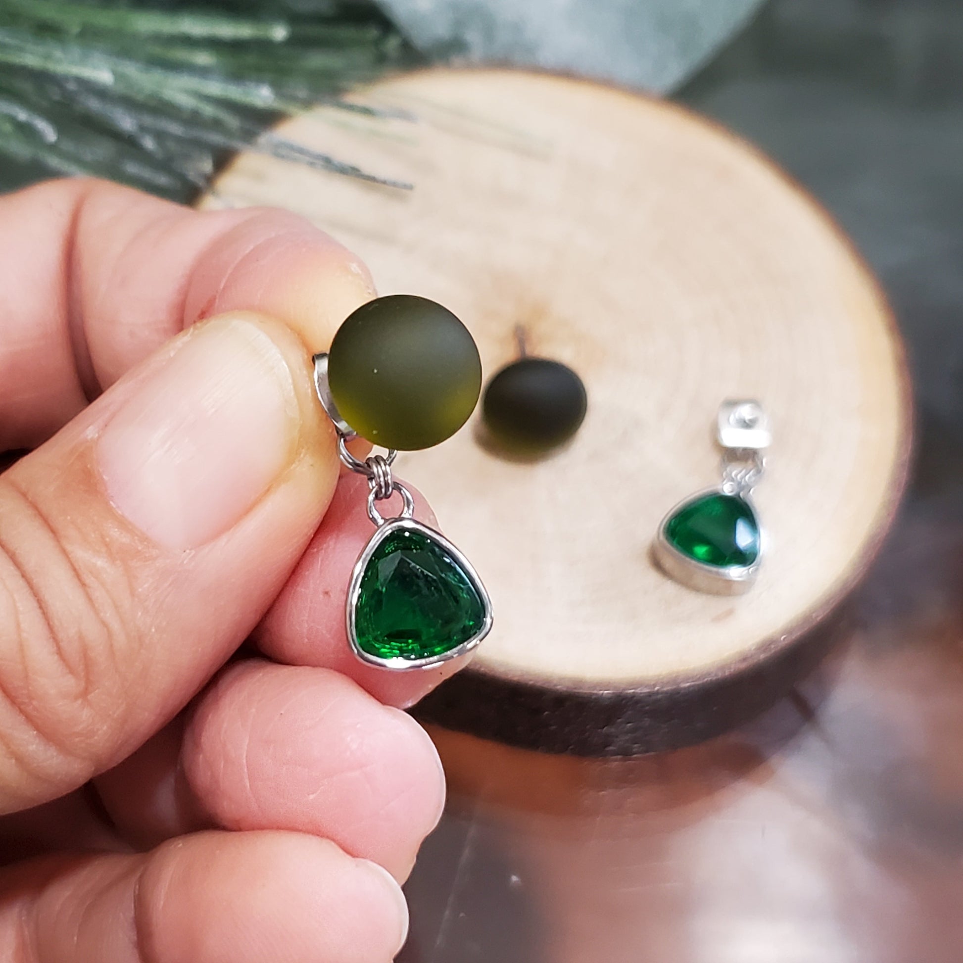 Boucles d'oreilles cristal vert - Bijoux Le fil d'Ariane