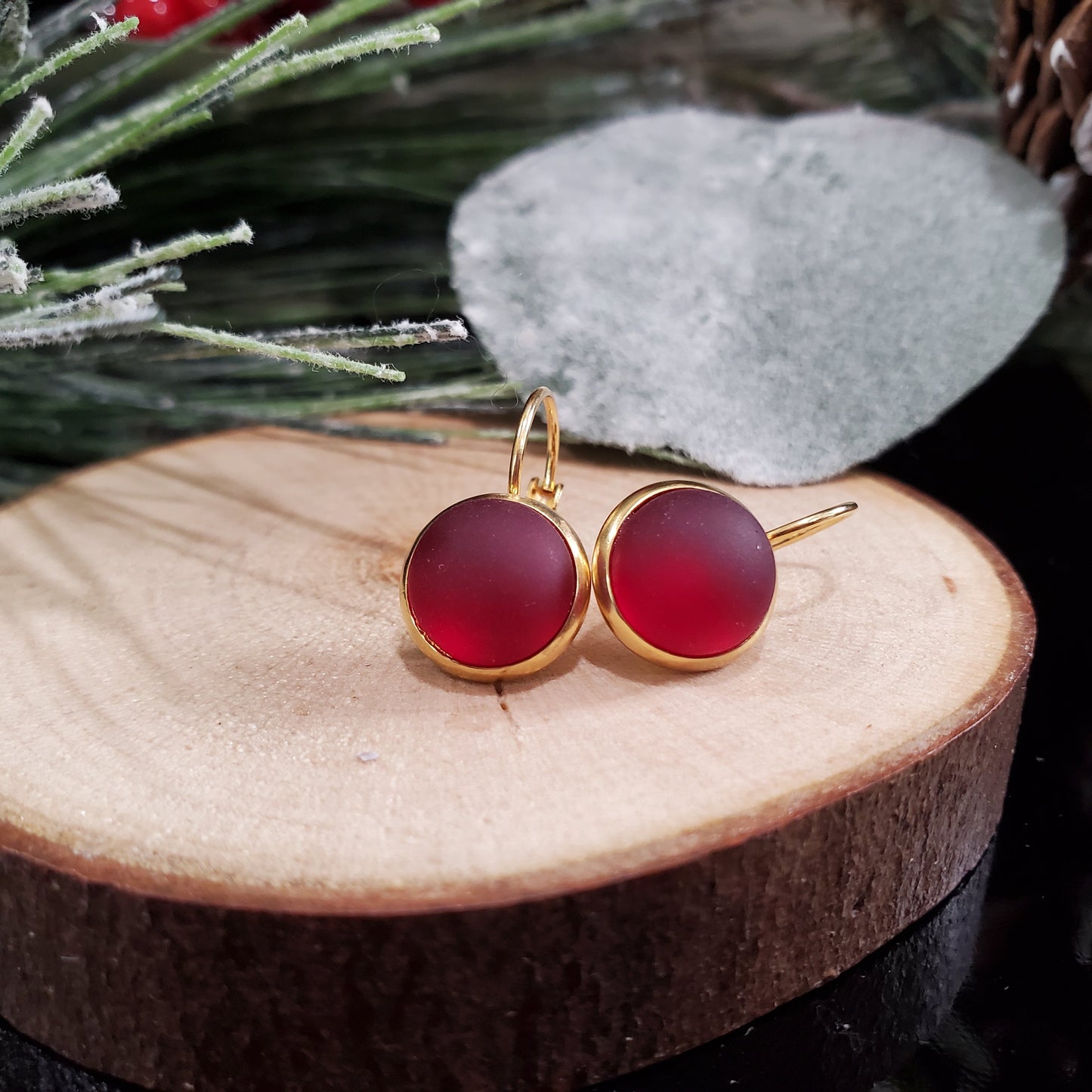 Boucles d'oreilles Noël rouge, mat et lustré - Bijoux Le fil d'Ariane