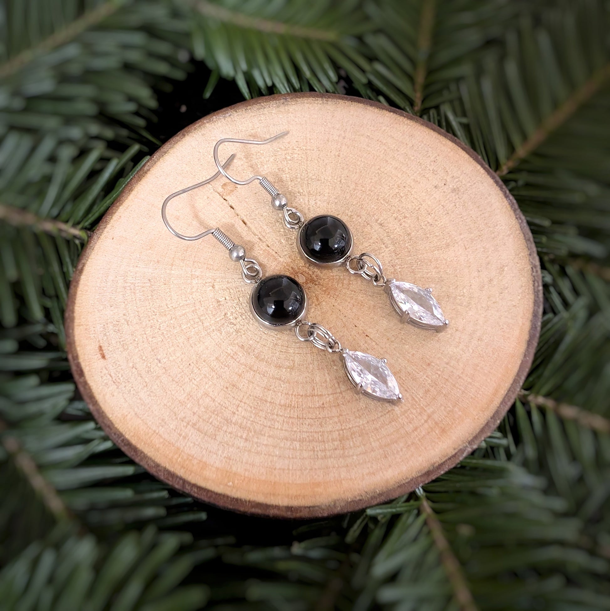 Boucles pendantes cristaux ovales - Bijoux Le fil d'Ariane