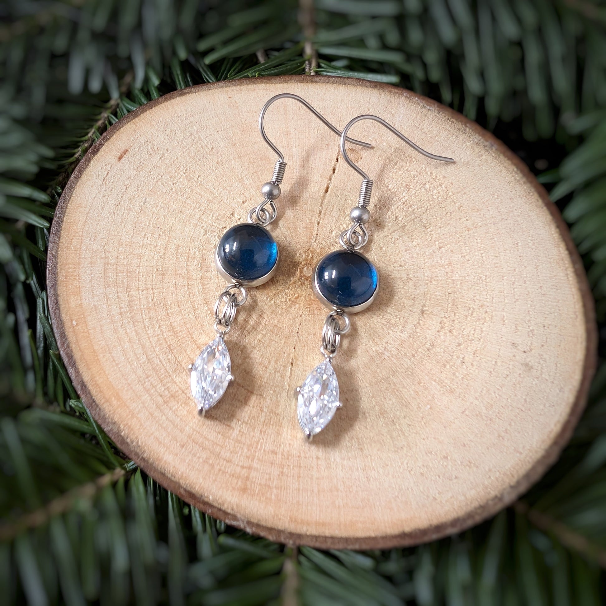 Boucles pendantes cristaux ovales - Bijoux Le fil d'Ariane