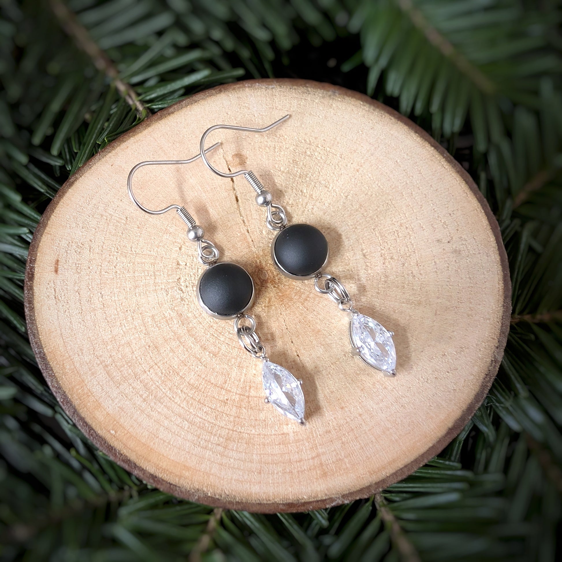 Boucles pendantes cristaux ovales - Bijoux Le fil d'Ariane