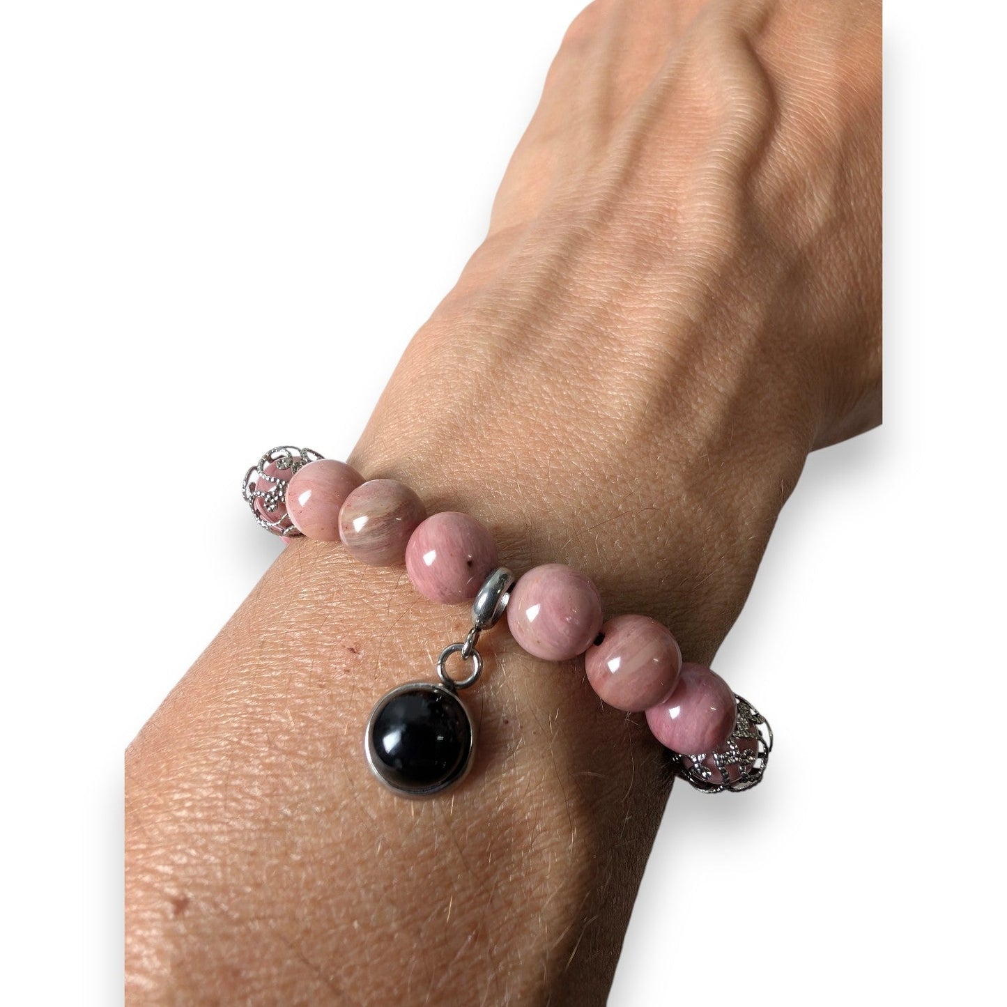 Bracelet Rhodonite rose et breloque de verre récupéré - Bijoux Le fil d'Ariane