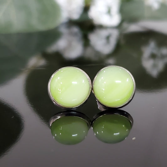 Cabochons vert pâle, mat ou lustré, verre fusion - Bijoux Le fil d'Ariane
