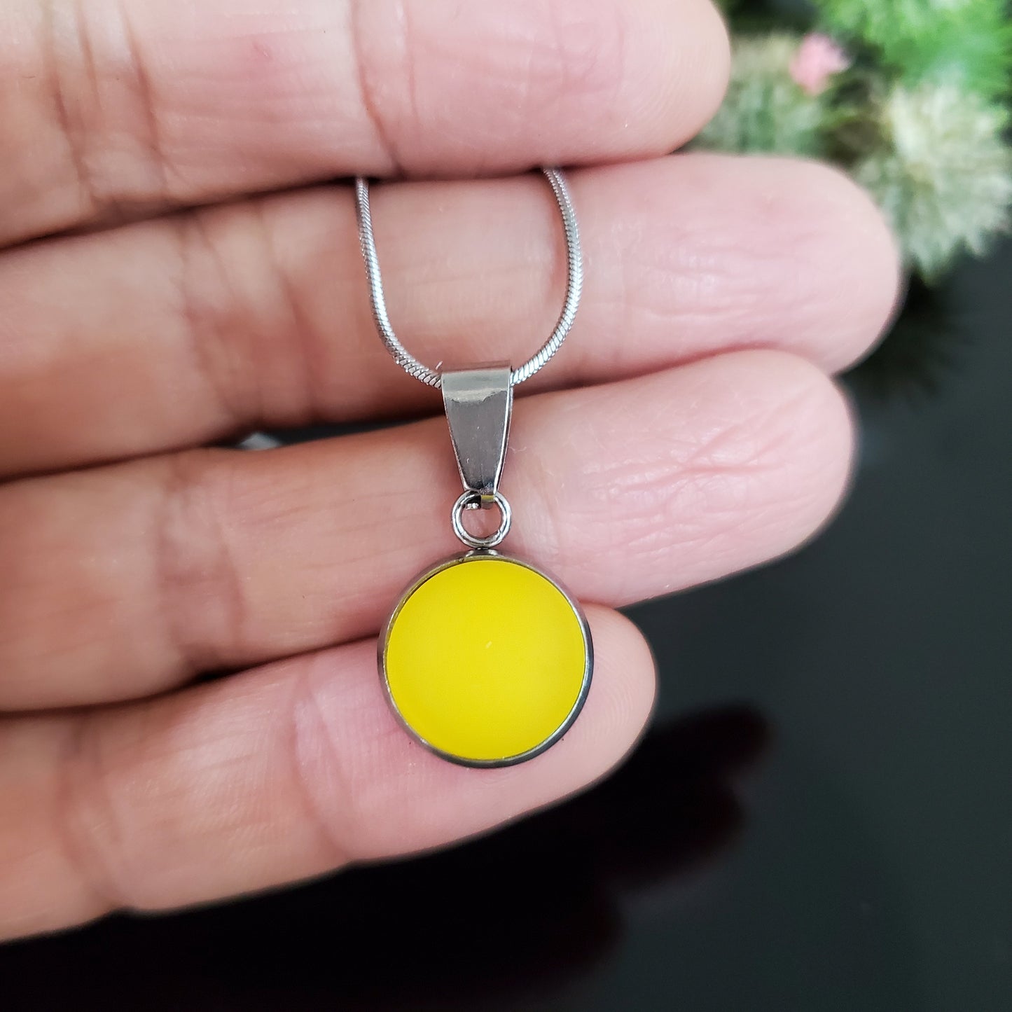 Collier cabochon jaune - verre neuf - Bijoux Le fil d'Ariane