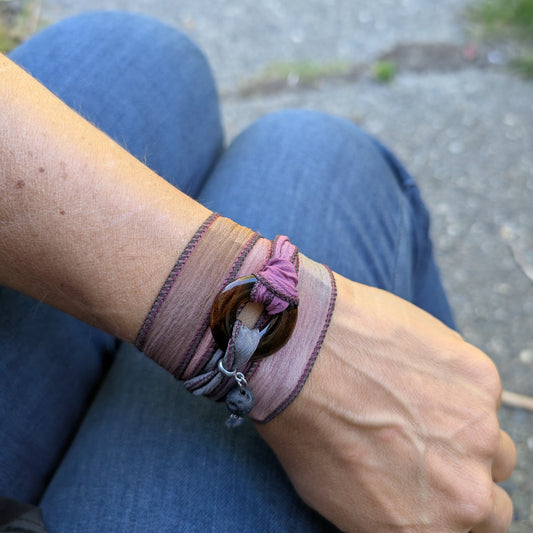 Équinoxe - Bracelet de soie à enrouler, anneau au choix - Bijoux Le fil d'Ariane
