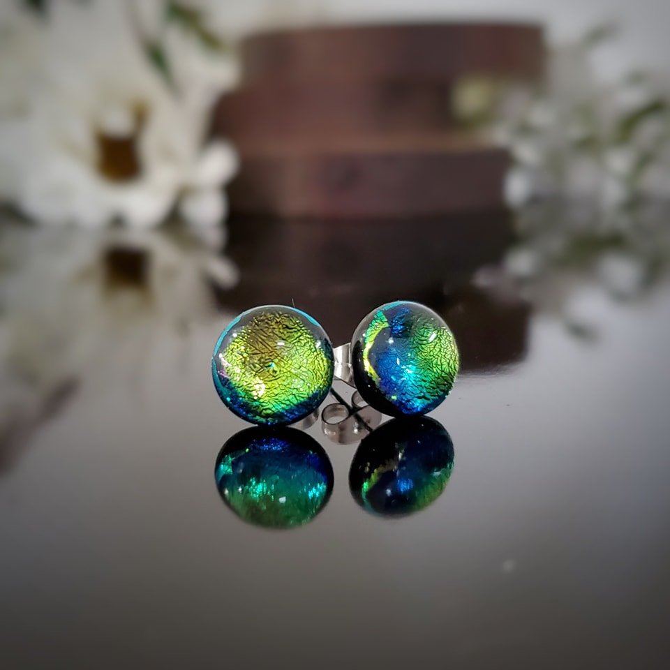 Puces d'oreille Coléus - vert - doré - Bijoux Le fil d'Ariane