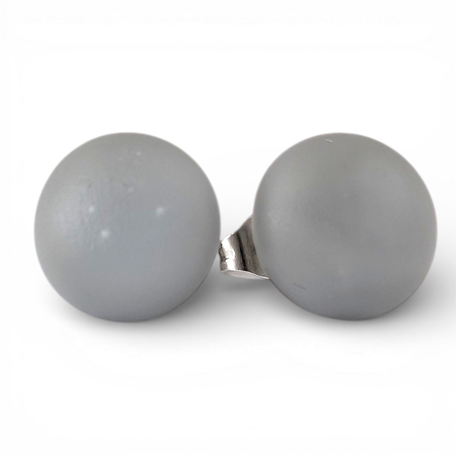 Puces d'oreille Gris perle - mat ou lustré - Bijoux Le fil d'Ariane