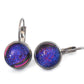 Boucles d'oreille leviers mauve avec reflets bleus , en verre fusion - Bijoux Le fil d'Ariane