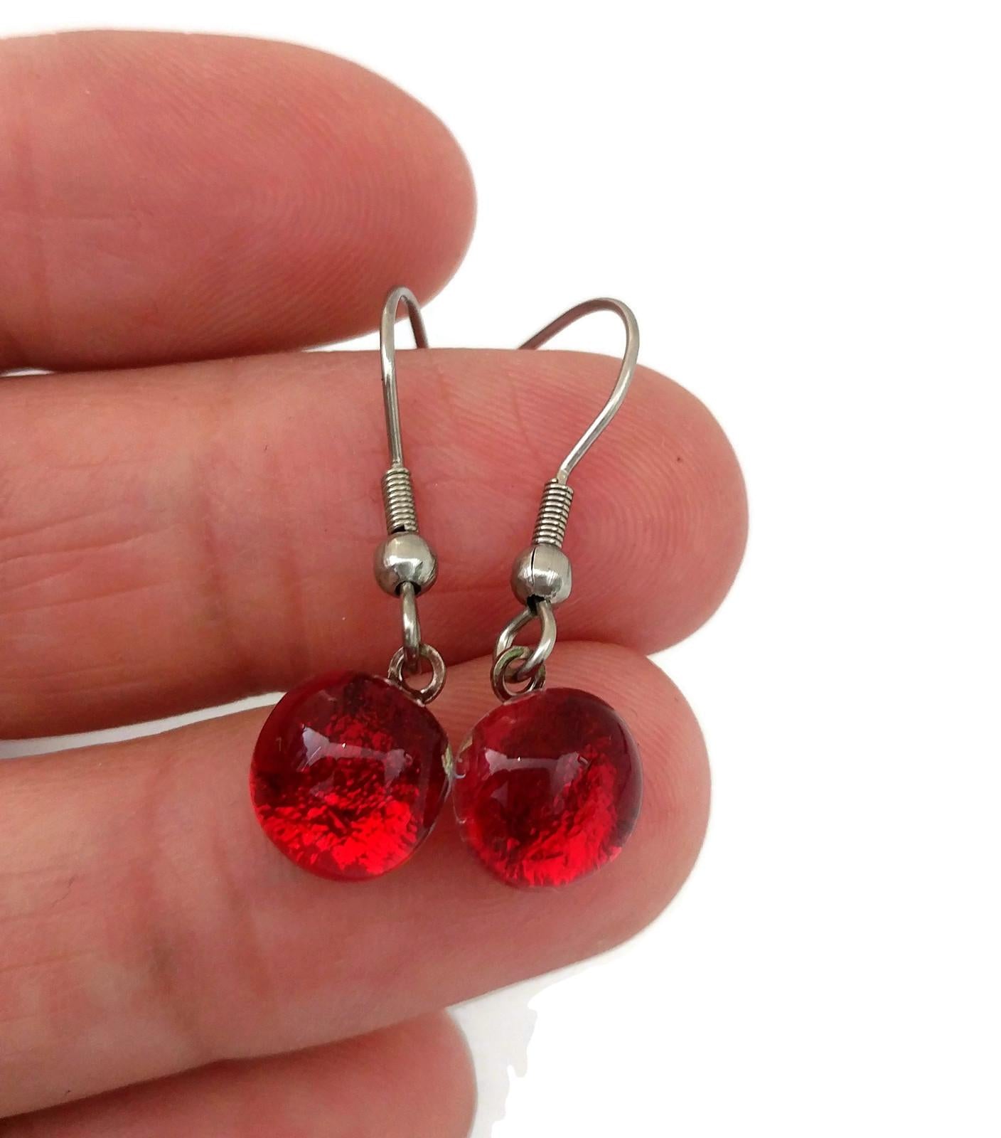 Boucles d'oreille rouge vif, pendantes en verre fusion – Bijoux Le