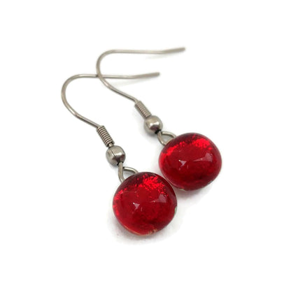 Boucles d'oreille rouge vif, pendantes en verre fusion - Bijoux Le fil d'Ariane