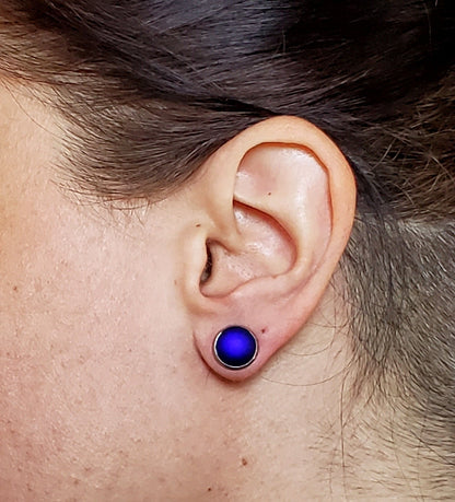 Boucles d'oreilles cabochon rouge-prune en verre fusion - Bijoux Le fil d'Ariane