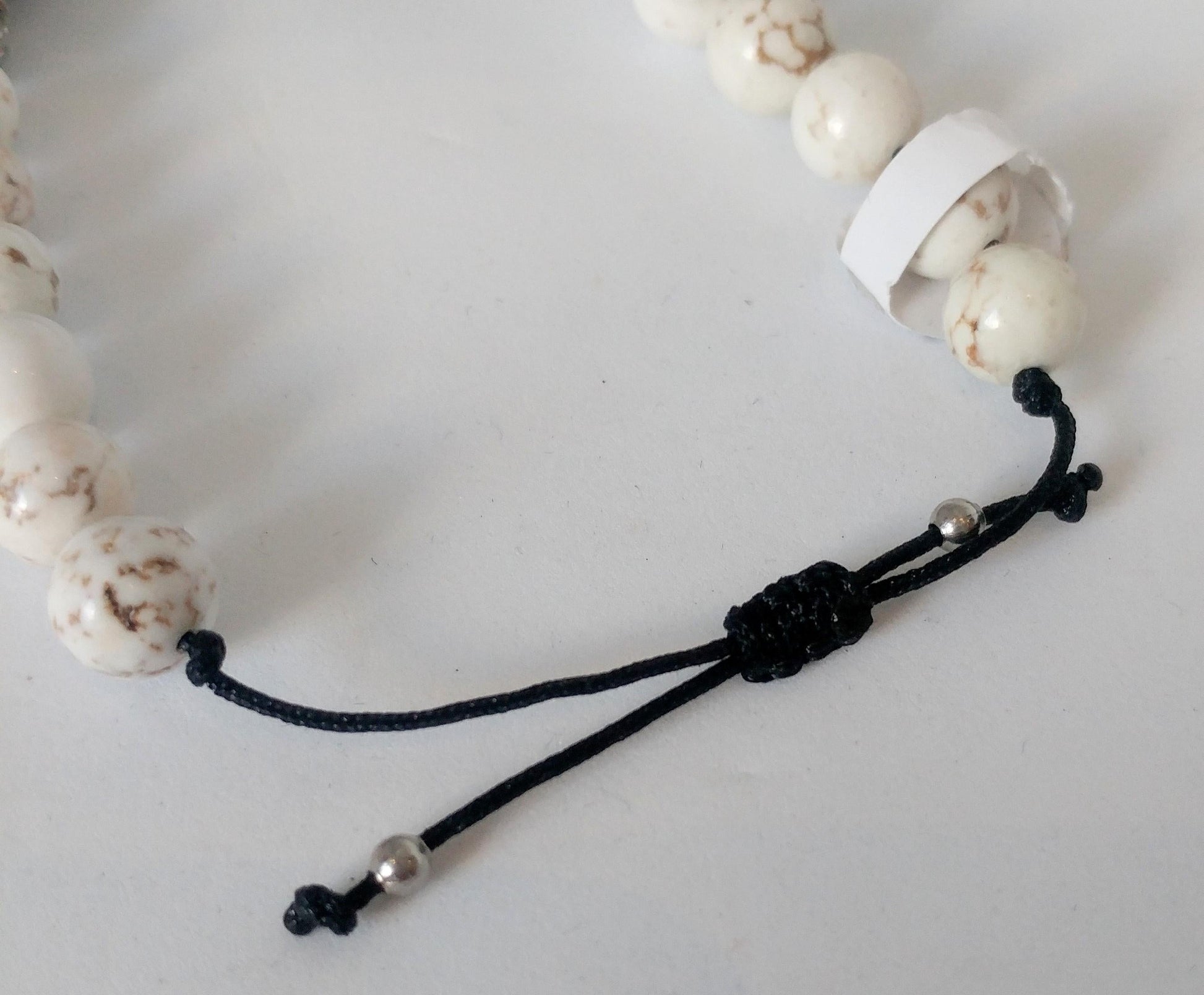 Bracelet de billes de couleur ivoire - Bijoux Le fil d'Ariane