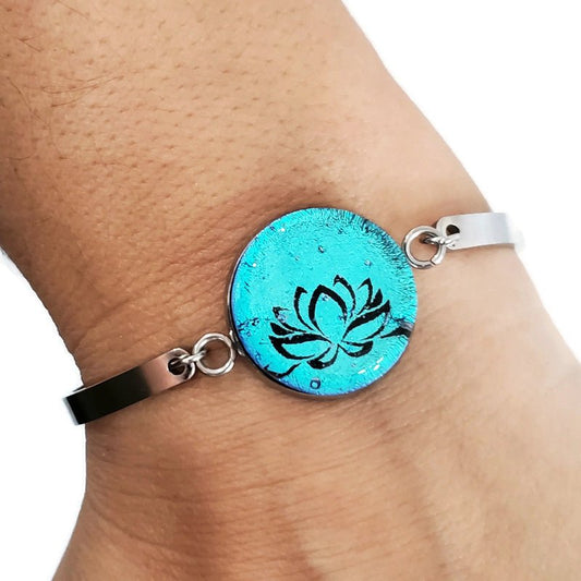 Bracelet fleur de lotus, rond en verre fusion - Bijoux Le fil d'Ariane