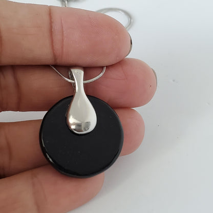 Collier amour des animaux, rond, en verre fusion - Bijoux Le fil d'Ariane