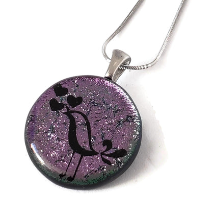 Collier oiseau amoureux, rond, en verre fusion et inox - Bijoux Le fil d'Ariane