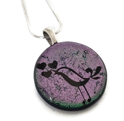 Collier oiseau amoureux, rond, en verre fusion et inox - Bijoux Le fil d'Ariane
