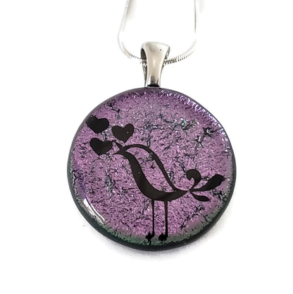 Collier oiseau amoureux, rond, en verre fusion et inox - Bijoux Le fil d'Ariane