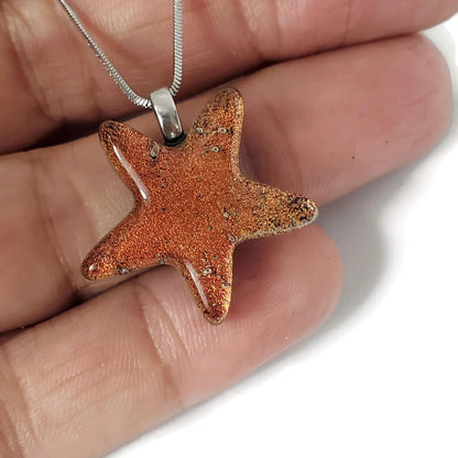 Levée de fonds - collier avec pendentif étoile orange - Bijoux Le fil d'Ariane