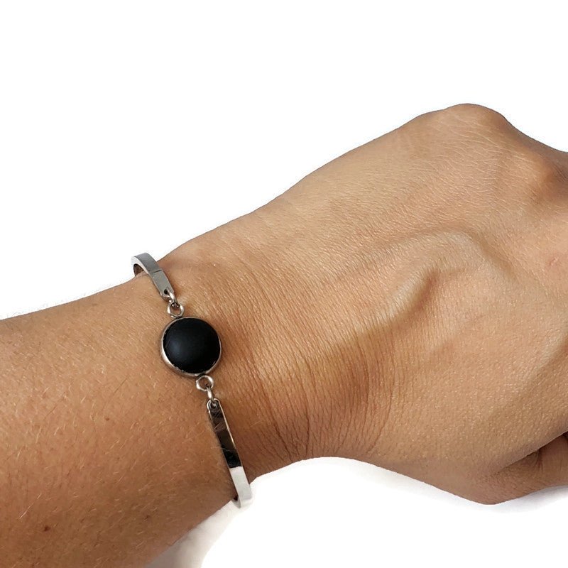 Mini bracelet verre récupéré et inox Black Velvet (noir mat) - Bijoux Le fil d'Ariane