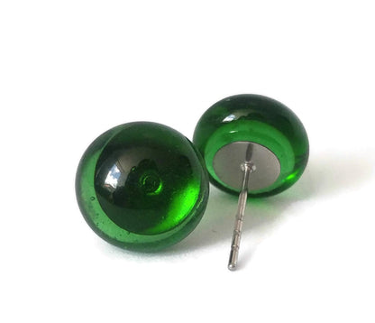 Puce d'oreilles Sangria (vert) - mat ou lustré - Bijoux Le fil d'Ariane