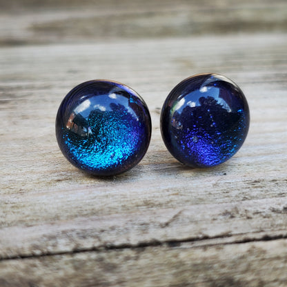 Puces d'oreille aqua, verre fusion - Bijoux Le fil d'Ariane