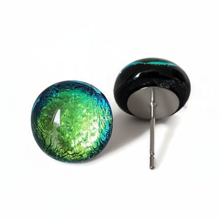 Puces d'oreille vert doré, verre fusion - Bijoux Le fil d'Ariane