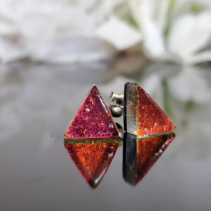 Puces triangles - plusieurs couleurs - Bijoux Le fil d'Ariane