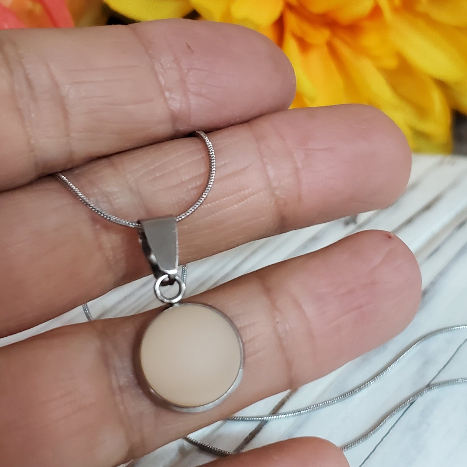 Série beige - plusieurs modèles - lustré et mat - Bijoux Le fil d'Ariane